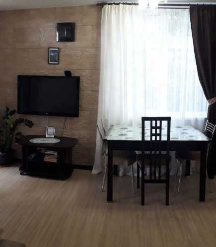 Дава се под наем Двустаен апартамент в Пловдив, Кършияка - 62 кв.м за 306 € - Снимка #1