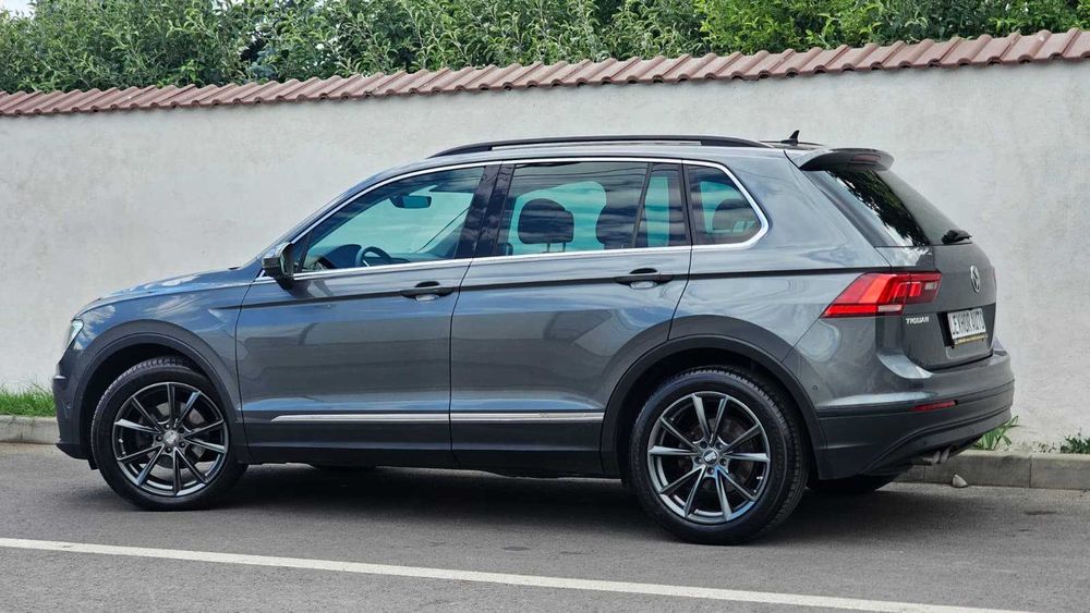 VW Tiguan HighLine 03.2019 2.0TDI 150cp DSG Keyless Distronic LINE Alkantara / TOP