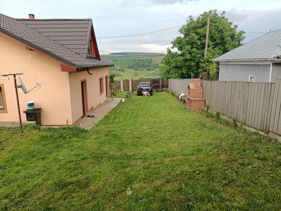 vand casa utilata si mobilata