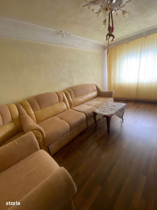 De vanzare apartament cu 2 camere și balcon, etajul 2,zona Piata Mare