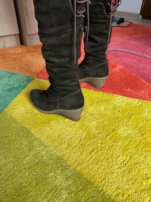 Vând cizme din piele