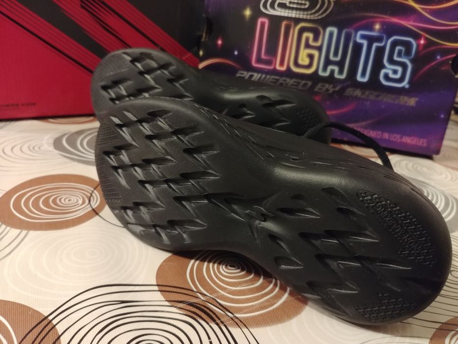 Нови детски маратонки Skechers