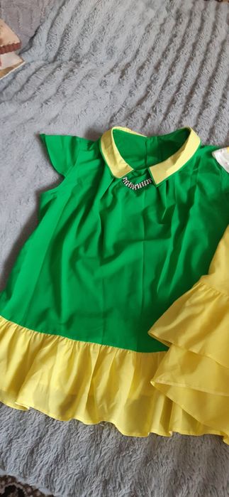 Продам нарядные платье и кофты ,новые.