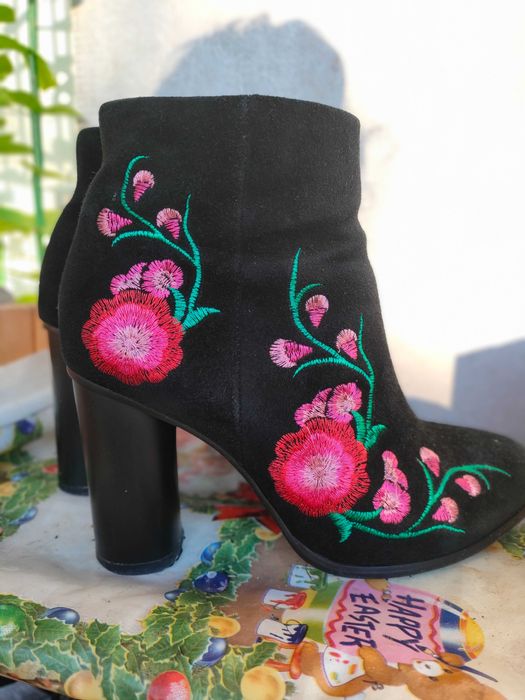 Ghete/Botine Elegante Negre, Piele Naturală, cu Broderie Flori Roz