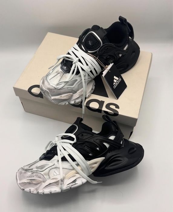 Нови дамски маратонки Adidas XLG Runner Deluxe black/white