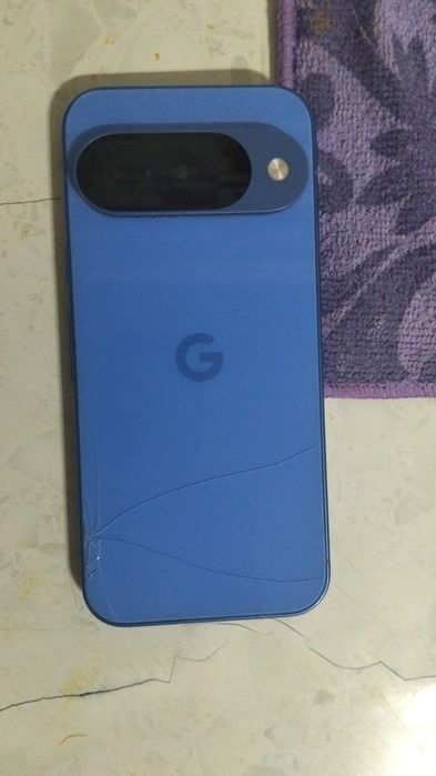 Pixel 10 с коробкой