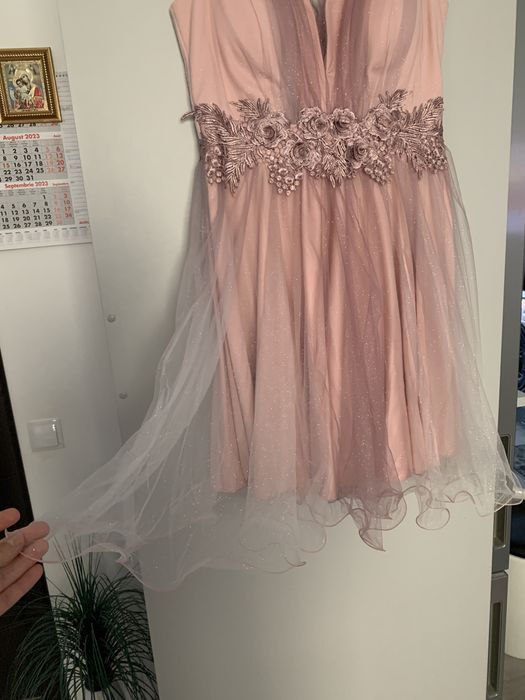 Rochie eleganta roz scurta