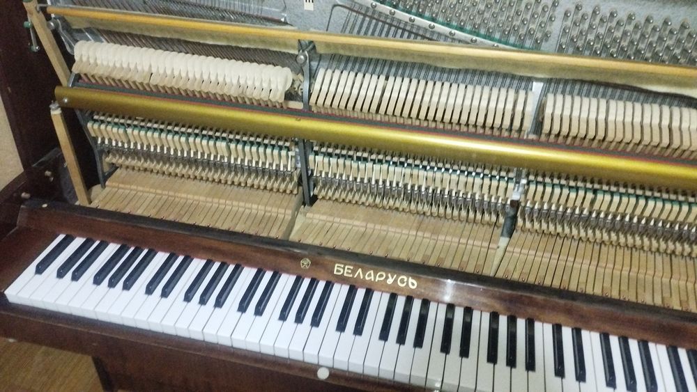Фортепиано Беларусь трёх педальное
