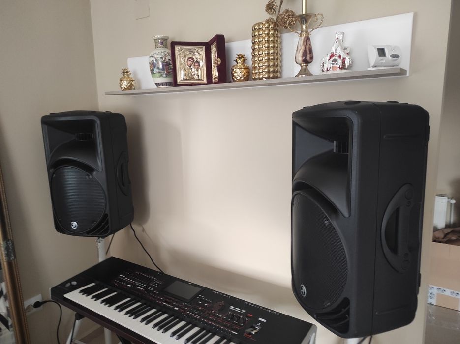 Vând boxe mackie srm 450 v2 active