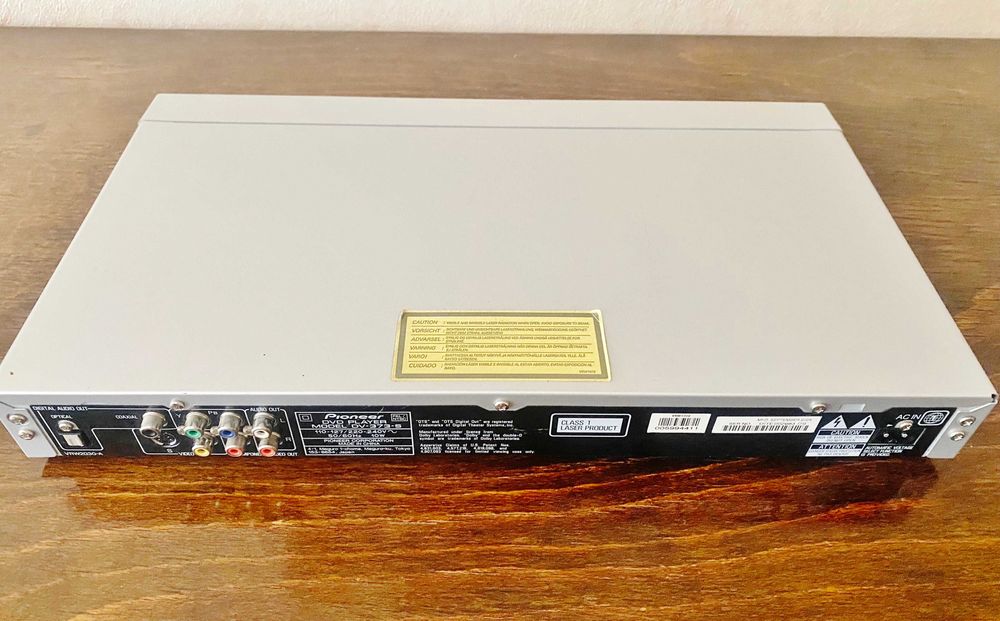 Разпродажба - 30€. PIONEER DV-373-S DVD PLAYER + Подарък