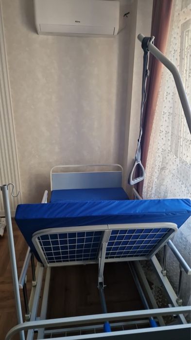 Медицинская кровать