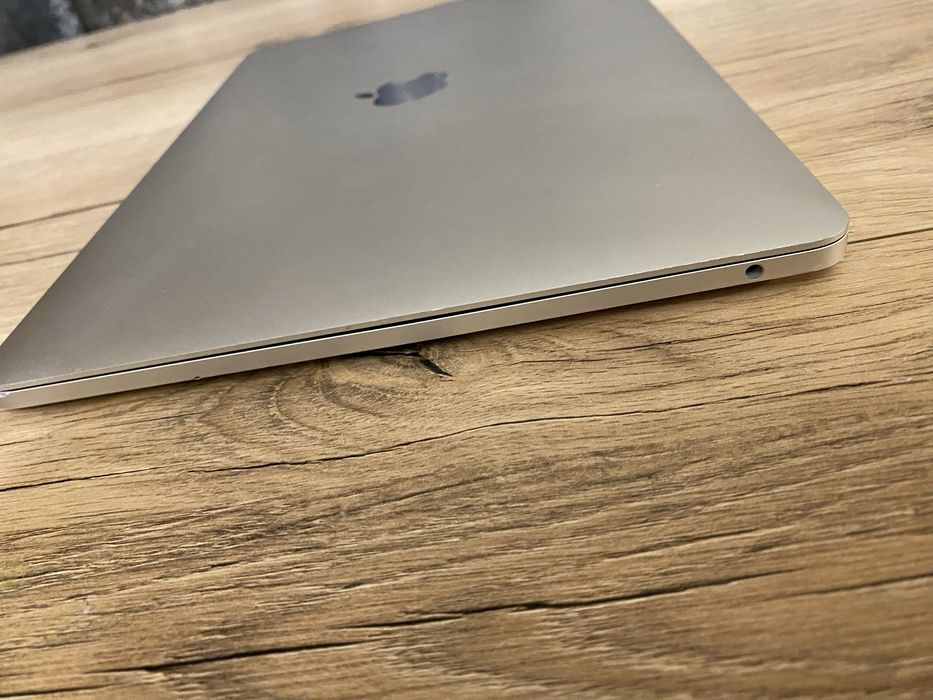 Продам MacBook Pro 13” 2017 (A1708)