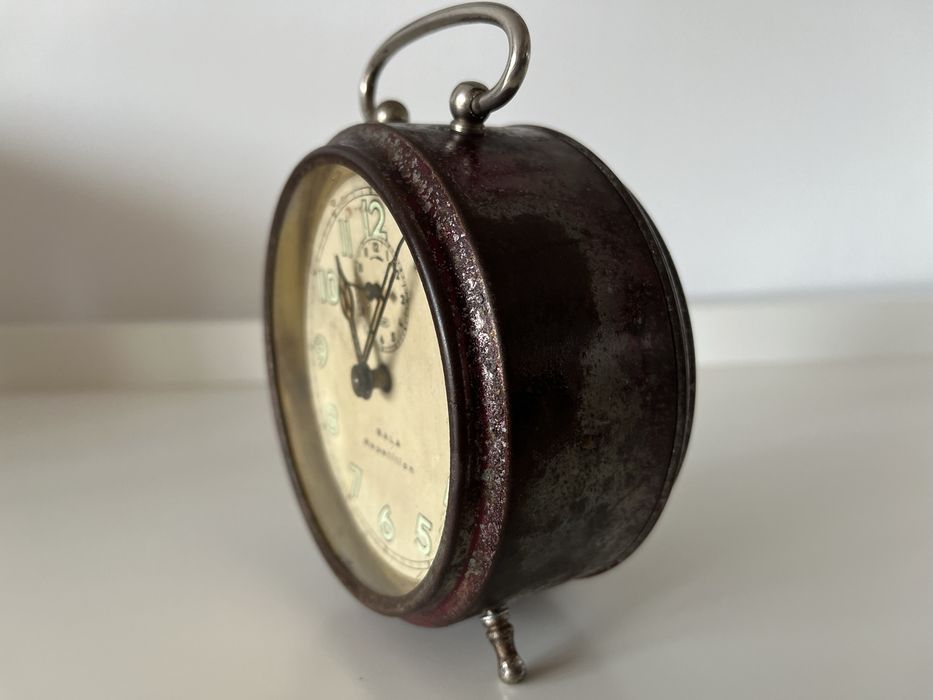 Стар немски будилник.