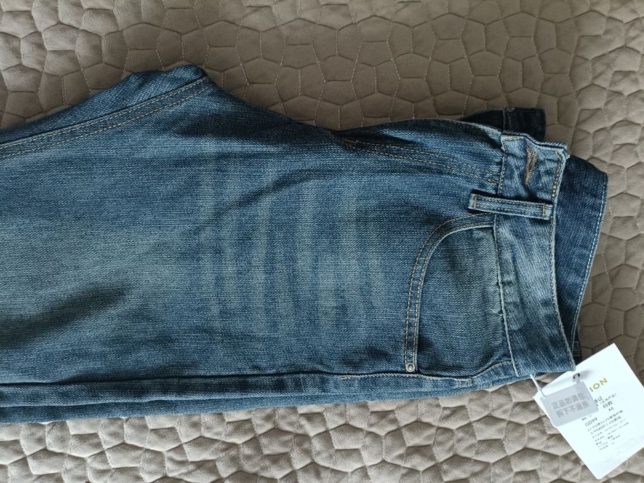 Джинсы новые на подростка
