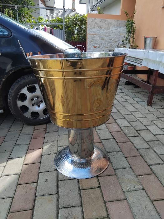 Vând cristelnita pentru botez 1400   lei. Cristelnita la 80 litri inox