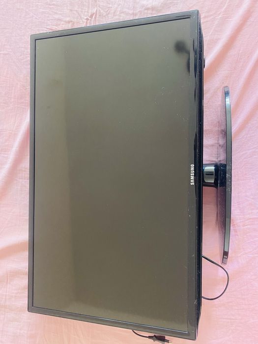 Samsung  32  , модел  : UE32EH5000 ,  Full HD