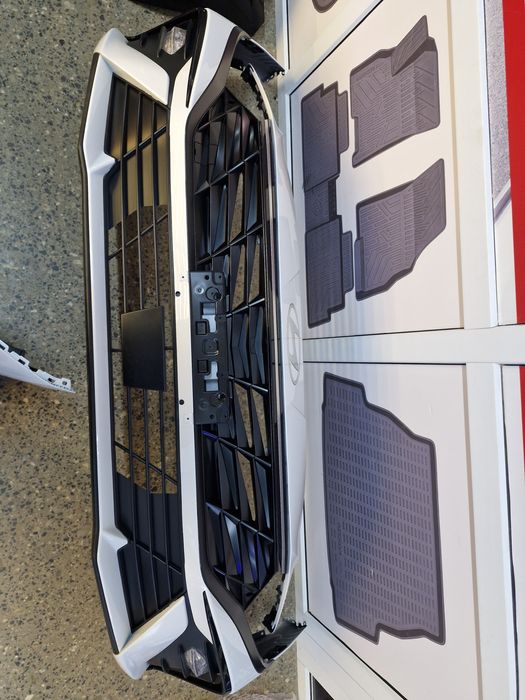 Передний бампер Hyundai Elantra