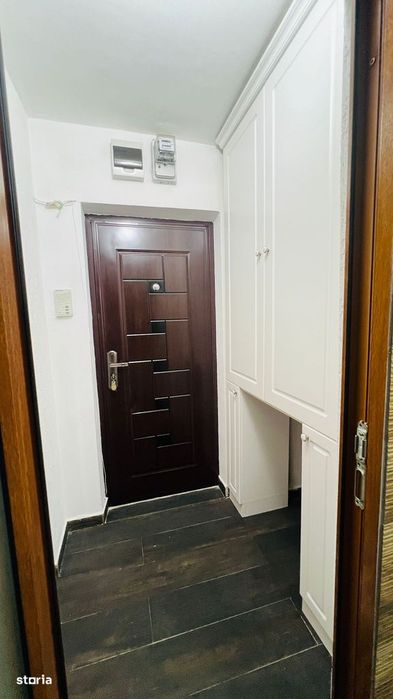Închiriez garsonieră – Zona Confecții