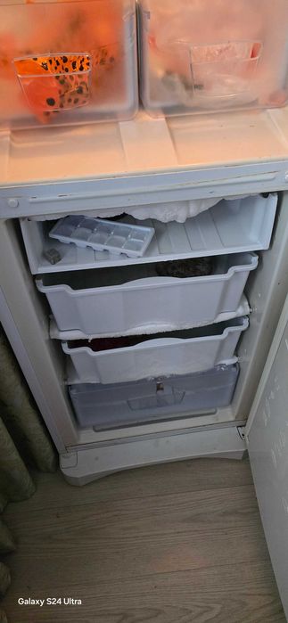 Indesit холодильник