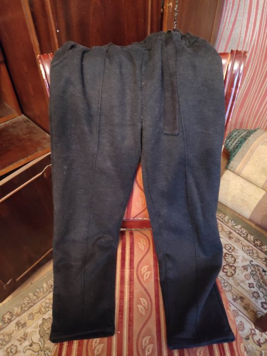 Продам брюки школьные жынсовый все