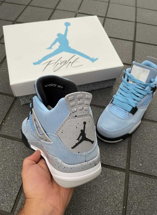 Jordan 4 RETRO University Blue - Full Box