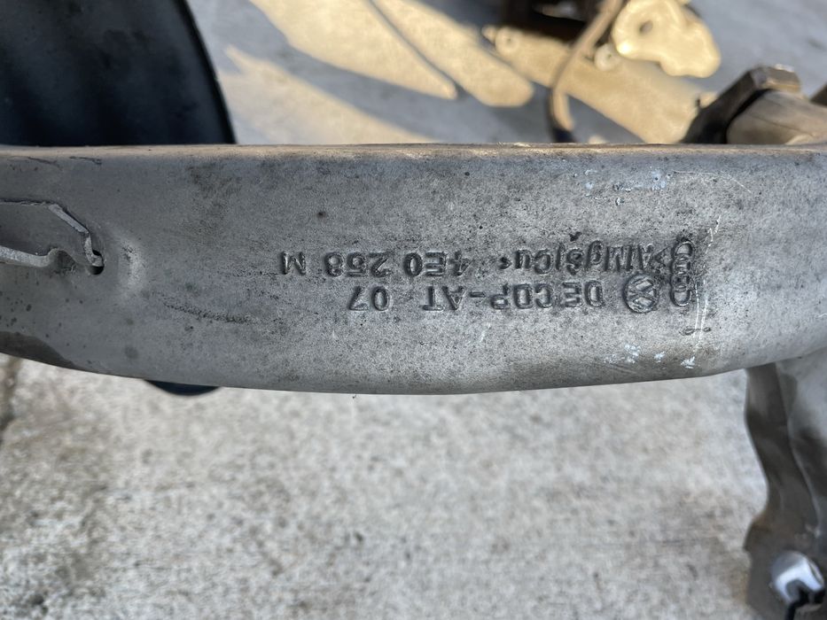 Fuzeta stanga / dreapta fata Audi A8 d3 quattro 4E0 257 M 258 M