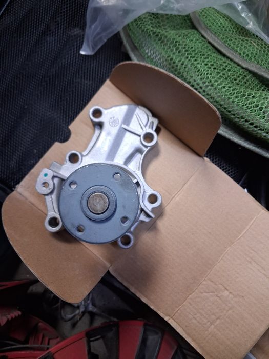 Помпа митсубиси лансер 9