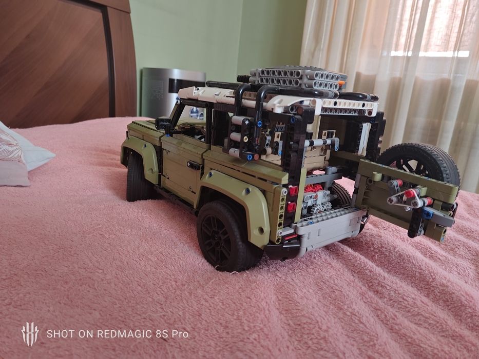 Продам Lego land Rover Defender