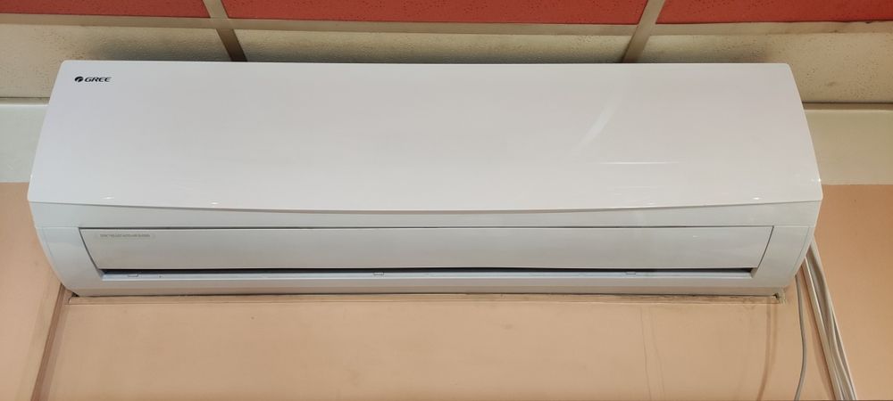 Продавам инверторен климатик