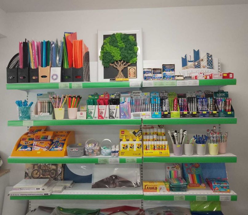 Метални стелажи за книжарница/НОВИ/