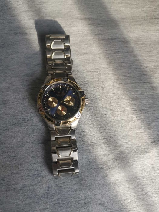 Часовник Guess G85389G
