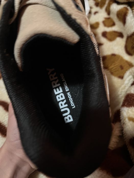 Adidasi burberry noi cu fullbox
