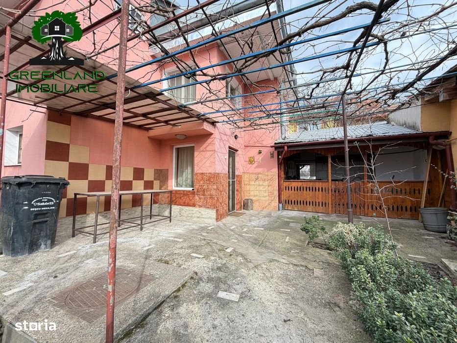 Casa in oras, 4 camere, 202 mp, anexa, garaj, Podu de Fier
