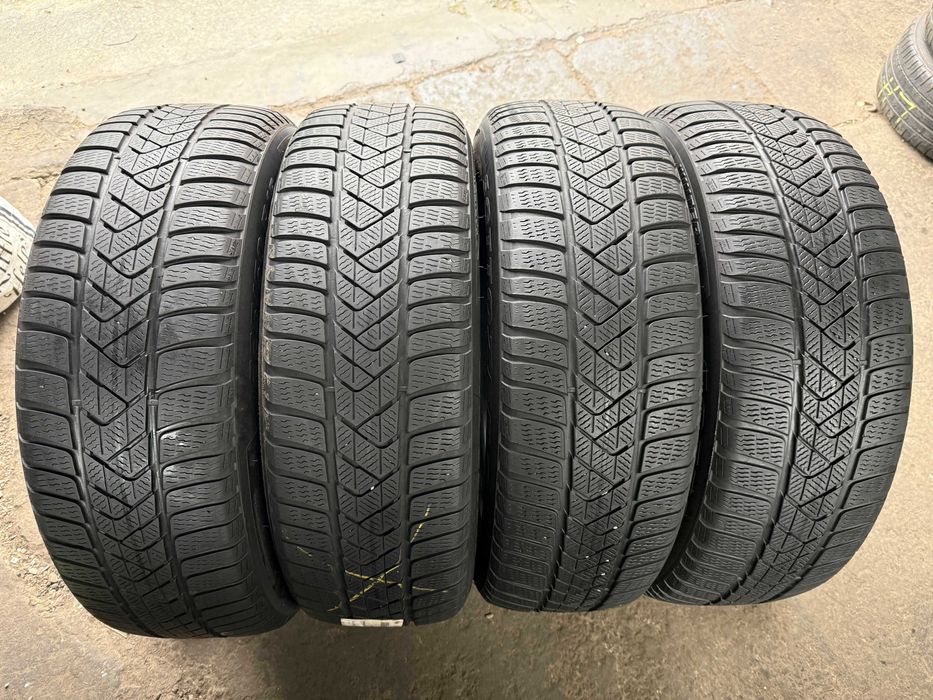 4x Anvelope Iarna 225/60 R18 - Pirelli Sotto Zero 3 Winter cu steluta