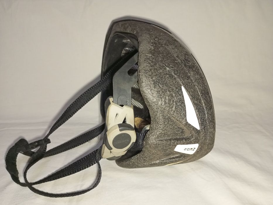 Шлем для электро самокат велосипед универсальный.