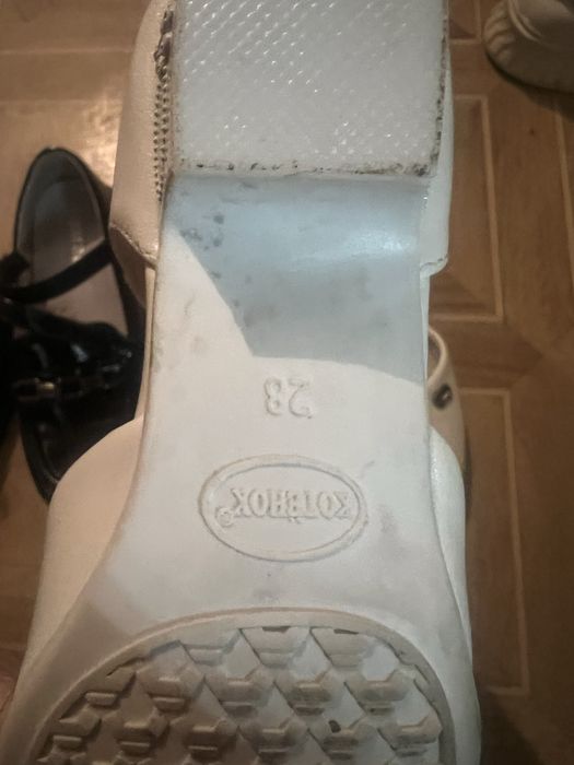 Продам туфли новые одевали 3 раза