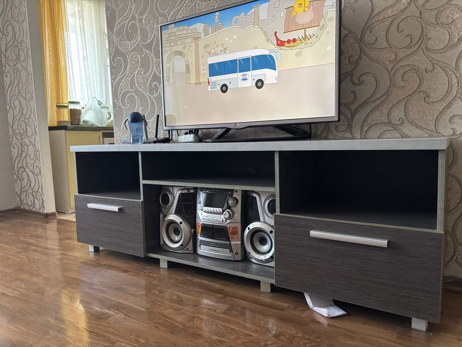 Продам тумба под телевизор