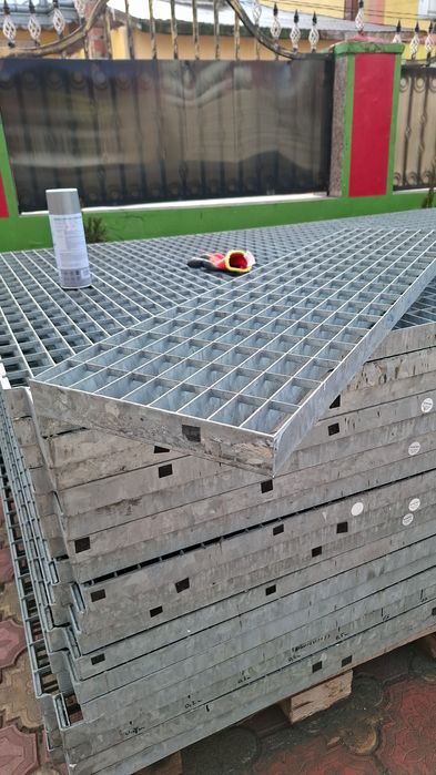 Trepte si gratare zincate