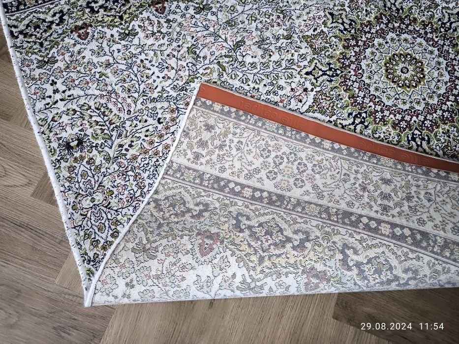 Кілем сатылады 1.5х3м