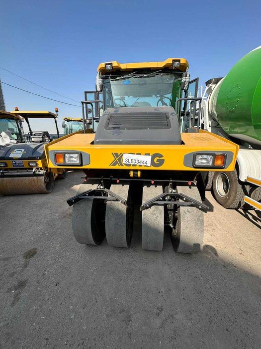 Каток пневмошинный XCMG XP163