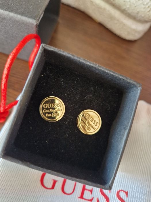 Нови обеци  guess