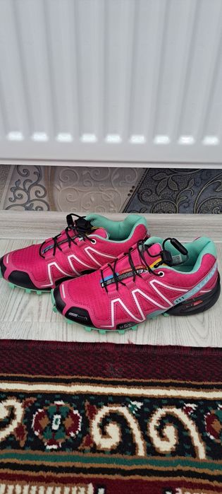 Salomon kross original. Razmer 39