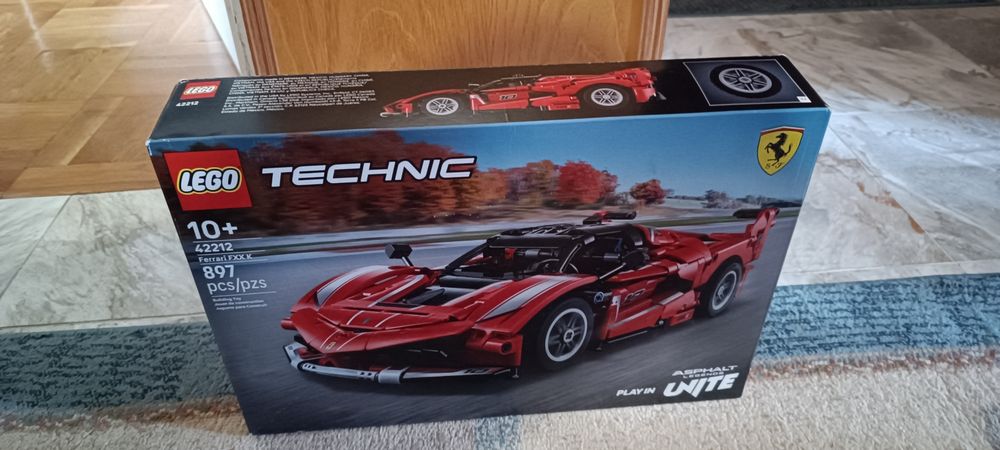 LEGO Technic: 42212 - Ferrari FXX K, 42204 - Fast and Furious Toyota Supra MK4