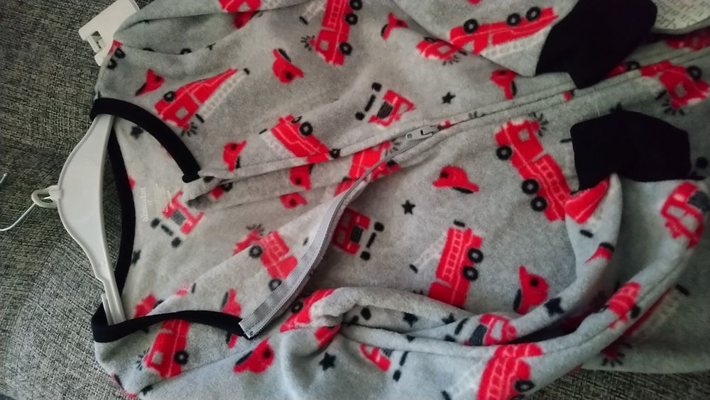 Продам флисовый комбинезон 4года