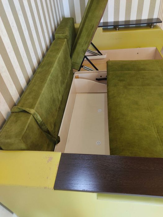 Продаётся угловой диван.