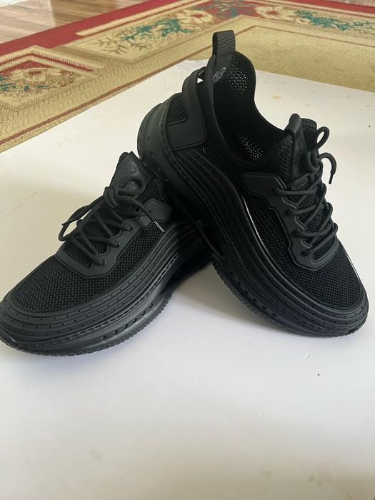 Кросовки черный без ничего