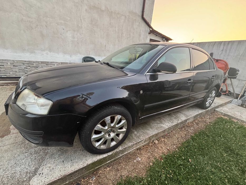 ŠKODA SUPERB 1.9 TDI 131 CP (AWX) | 2007 | 235.865 km | Înmatriculată | Pentru piese sau restaurare