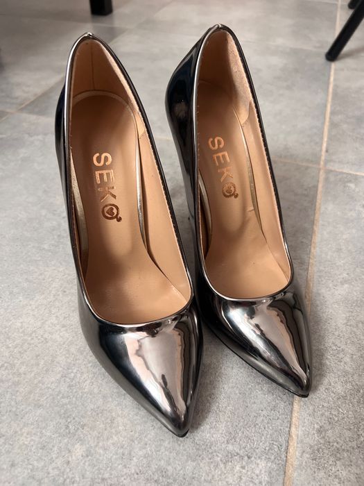 Сребристи токчета