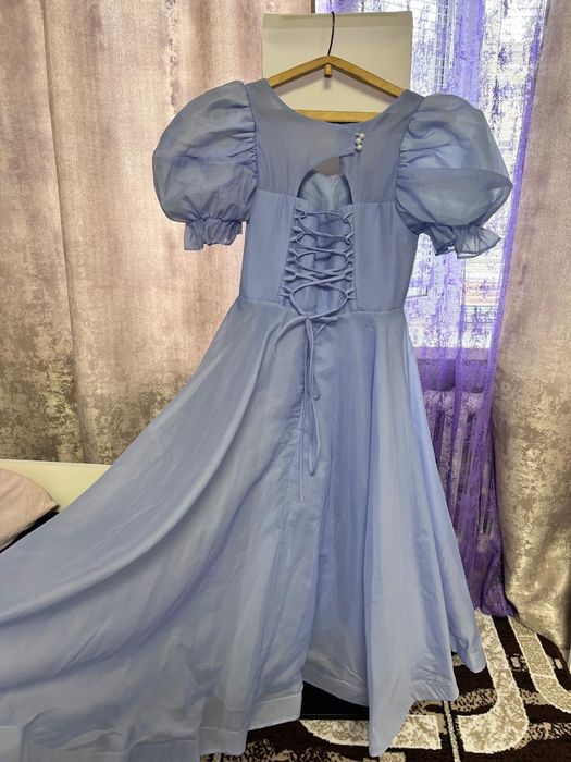 Продам вечернее платье. Надевалось один раз.