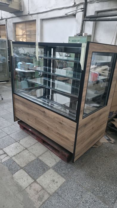 Сладкарска хладилна витрина 135х80х135